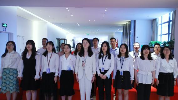 c7娱乐党支部致敬建党100周年，重温入党誓词